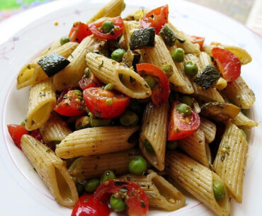 Lecker Bunt Rezept italienischer Sommer Nudelsalat von Carsten Schmitz